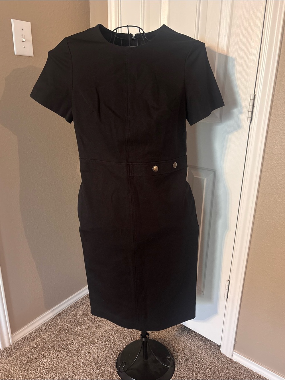 Banana Republic Black Short-Sleeve Midi Sheath Dress